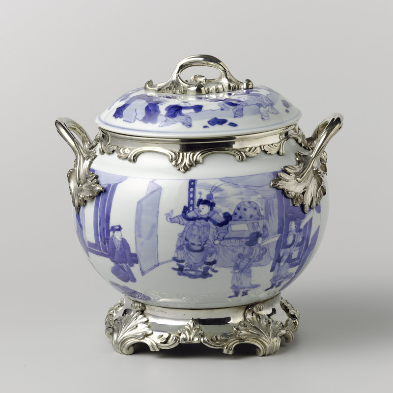 1. Punch bowl with silver mounts, porcelain: anonymous, silversmith: Gabriel & Co., Jingdezhen, China, Kangxi period (1662-1722) and Amsterdam, Netherlands, 1851, h. 22.9 cm, porcelain and silver, Rijksmuseum Amsterdam, BK-1992-01