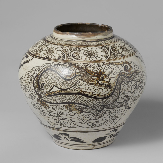 1. Vase, Northern China, 1350–1400, Cizhou stoneware, h. 40.1 cm, Rijksmuseum (on loan from KVVAK), AK-MAK-110.