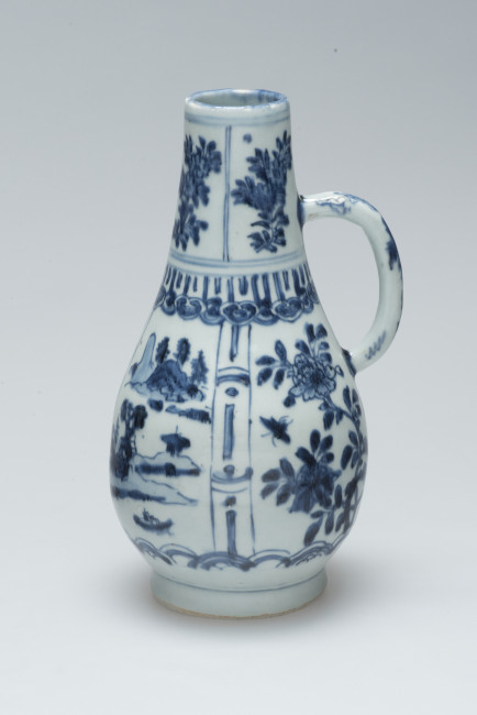 1.2 2020.0113.01Beer or pouring jug, transitional porcelain, Groninger Museum