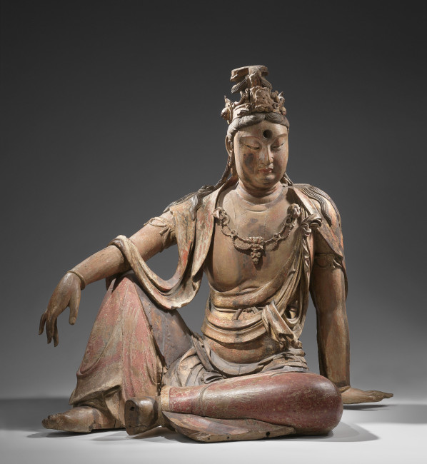 5. Guanyin, provincie Shanxi, China, 12de eeuw, wilgen- en paulowniahout en polychromie, h. 117 cm., Rijksmuseum, collectie KVVAK, AK-MAK-84