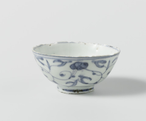 Figure 4 A Chinese rice bowl from the Witte Leeuw shipwreck, Jingdezhen, China, early 17th century, diam. 11.3 cm, Rijksmuseum Amsterdam, NG-1977-150-W. 