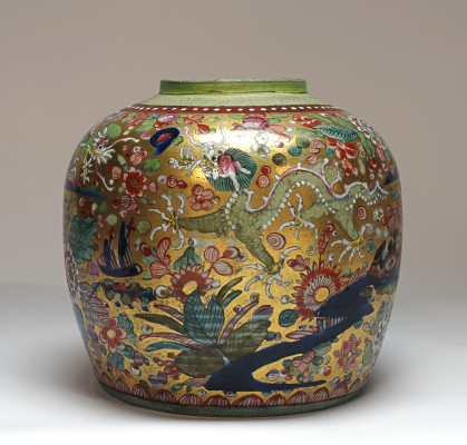 Ginger pot, China, 18th century, h. 19 cm, porcelain, Museum Prinsenhof Delft Collection (donated by W.J. Rust), R 353 